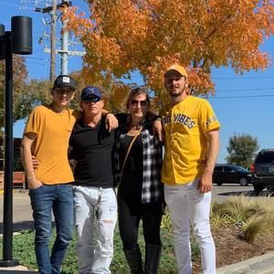 Meet your Posher, Luis